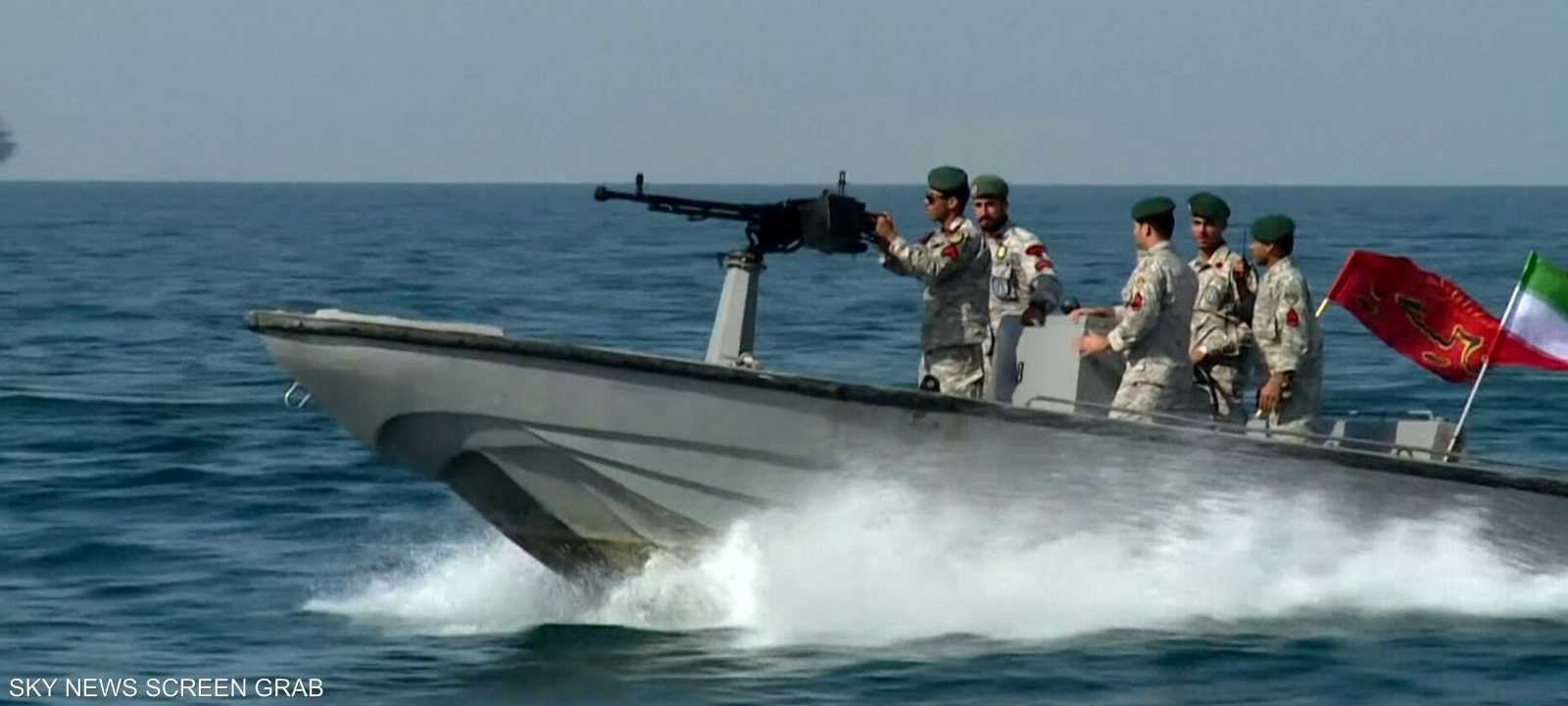 في حادثة سابقة اعترفت طهران بأن صاروخا أصاب سفينة إيرانية