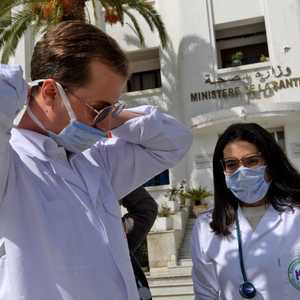 استأنفت المحلات التجارية الصغيرة وصالونات الحلاقة عملها