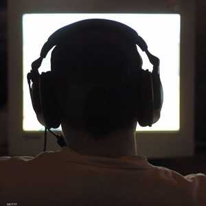 واشنطن تتهم بكين بمحاولة سرقة "أبحاث كورونا"