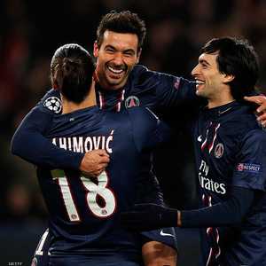 لافيتزي يتلقى التهنئة من إبراهيموفيتش أيام اللعب بسان جرمان