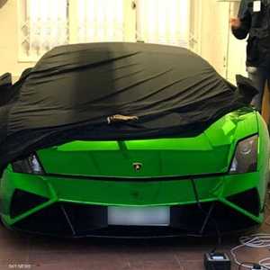 سيارة لامبورغيني التي صادرتها الشرطة البريطانية