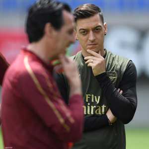 مسعود أوزيل وأناوي إيمري