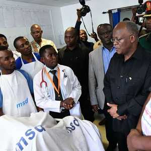 رئيس تنزانيا في جولة صحية
