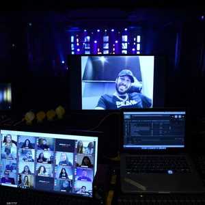 اجتماع عبر خدمة "زوم"