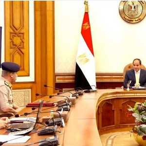 الرئيس المصري في اجتماع للوقوف على الأوضاع الأمنية في بلاده