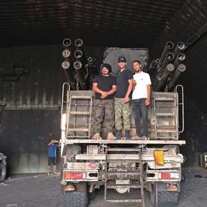 عناصر موالية لحكومة السراج في قاعدة الوطية