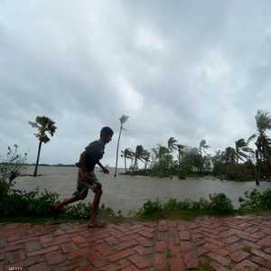 الإعصار أمفان وصل لليابسة