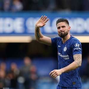 أوليفييه جيرو، مهاجم فريق تشيلسي أثناء مباراة مع إيفرتون.