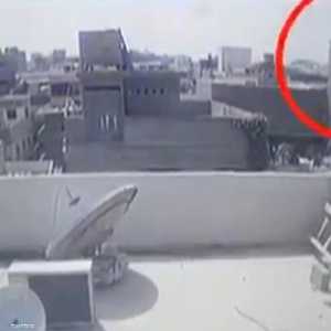 الطائرة الباكستانية قبل ثوان من السقوط المروع