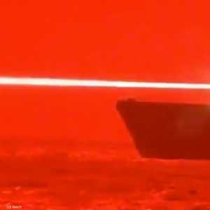 لحظة تصويب الليزر