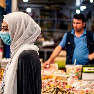 سيحل العيد في وقت يواصل فيه العالم مكافحة كورونا