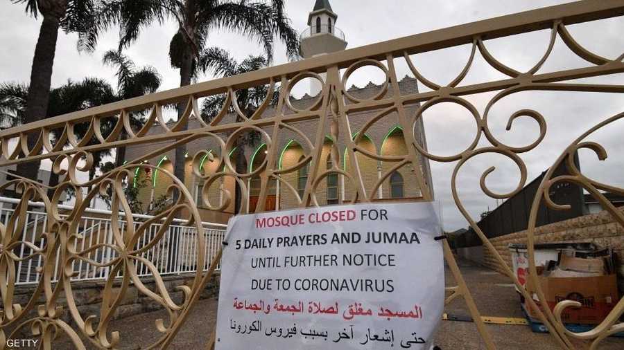 غالبية الدول أبقت على المساجد مغلقة في العيد.