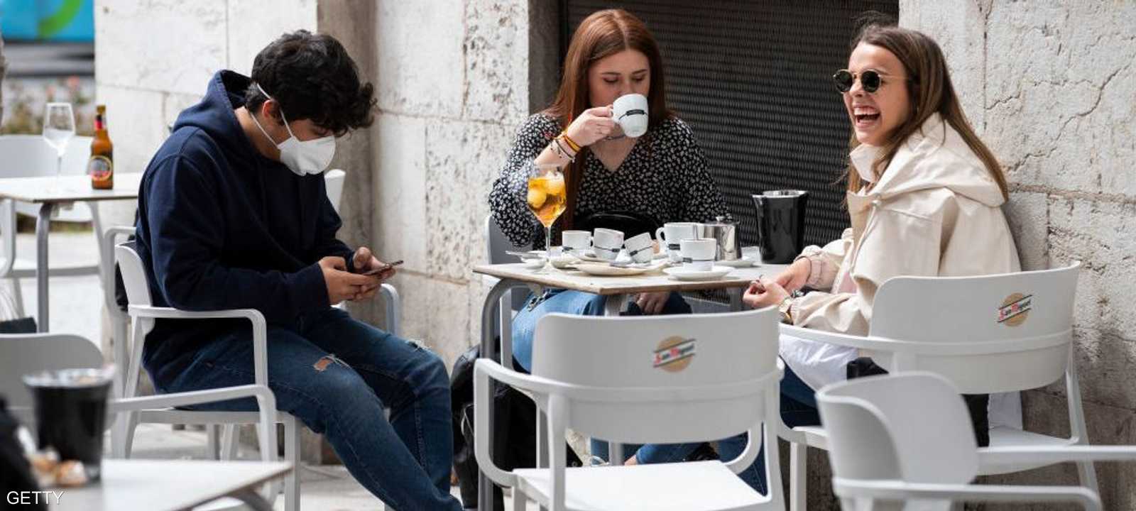 الجلسات الخارجية للمقاهي في مدريد