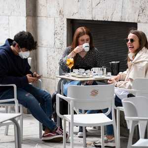 الجلسات الخارجية للمقاهي في مدريد