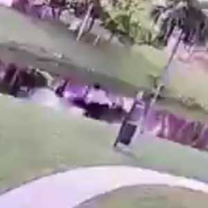 الأم ألقت ابنها في الماء