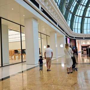 تقرر فتح بعض الأنشطة الاقتصادية والتجارية