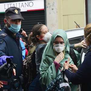 سيلفيا رومانو لدى وصولها إلى ميلانو بعد إطلاق سراحها