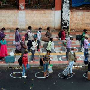 التباعد ووضع الكمامات أفضل السبل للوقاية من كوفيد-19