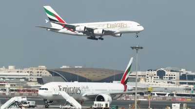طيران الإمارات تسجل أرباحا قياسية بدعم من تعافي السفر
