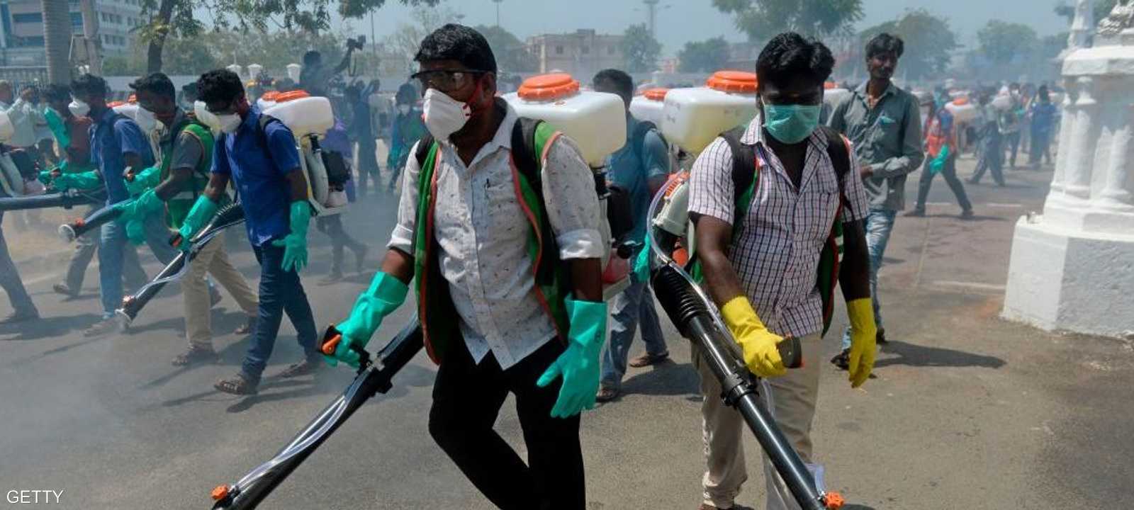 عمليات تعقيم في الهند لمواجهة تفشي كورونا