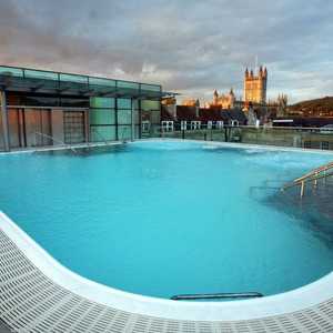 مياه المسبح لا تشكل خطرا كبيرا بحسب خبراء