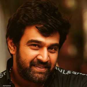 توفي النجم الهندي جراء نوبة قلبية