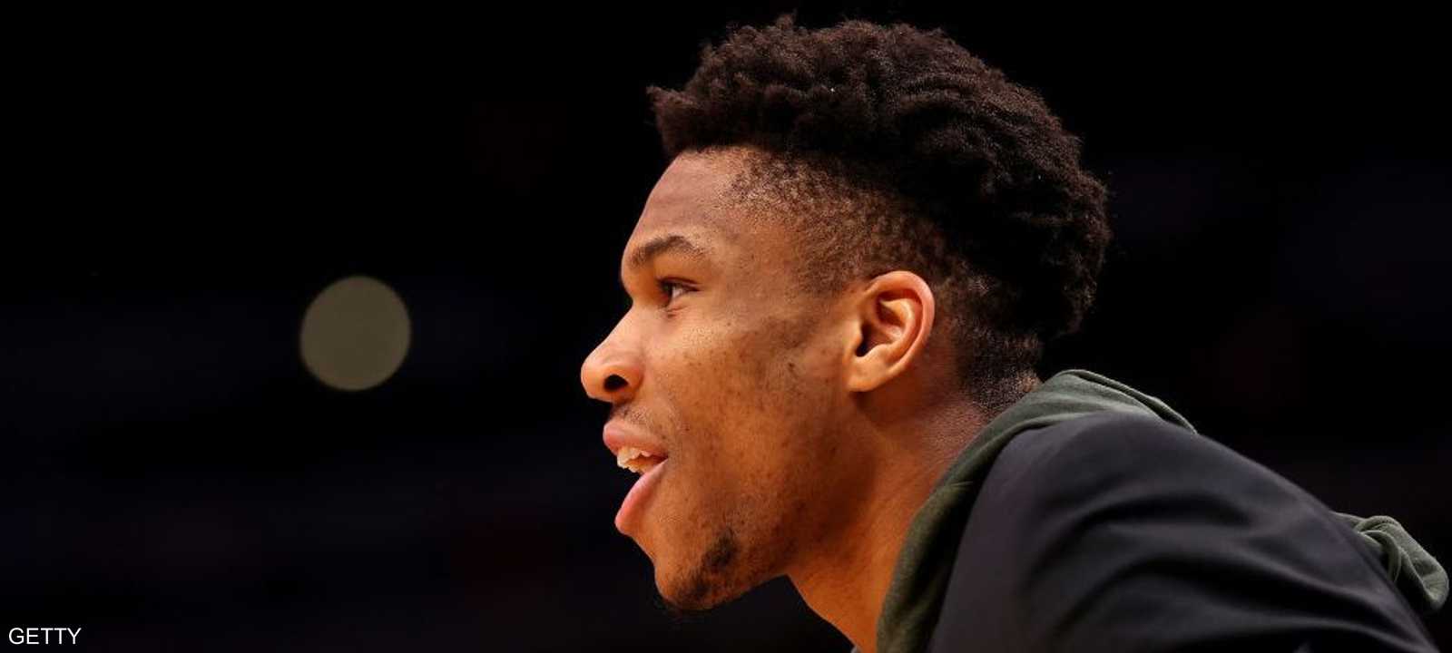 اللاعب اليوناني يانيس من فريق ميلووكي باكس شارك بالاحتجاج