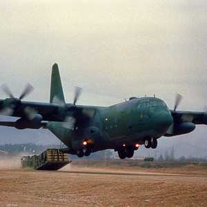 طائرة من طراز C 130 - أرشيفية