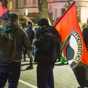 أنصار حركة أنتيفا خلال الاحتجاجات على مقتل فلويد