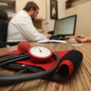 الدليل الجديد يطمئن مئات الملايين بشأن الأدوية وكورونا