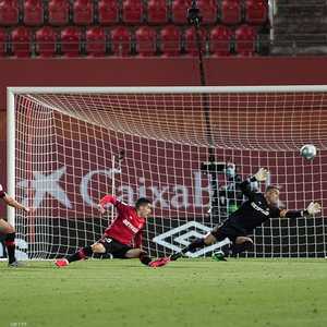 واختتم رباعية برشلونة بهدف جميل