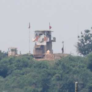 جندي كوري شمالي عند نقطة حدودية بالقرب من كوريا الجنوبية