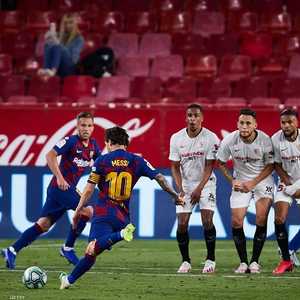 ميسي سدد العديد من الركلات الحرة دون جدوى