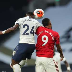 ارتدى اللاعبون قمصانا عليها عبارة "حياة السود مهمة"