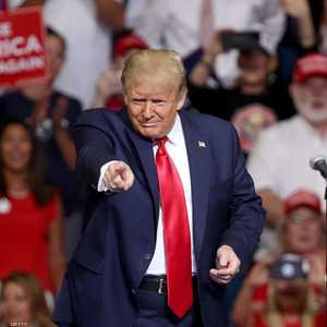 ترامب أمام حشد انتخابي في تولسا بولاية أوكلاهوما