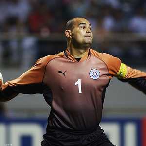 أسطورة الكرة الباراغوانية خوسيه لويس تشيلافيرت