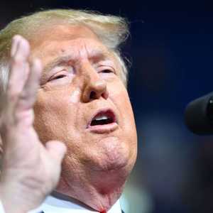 ترامب خلال مؤتمر انتخابي