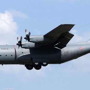 طائرة نقل عسكرية تركية من طراز سي 130