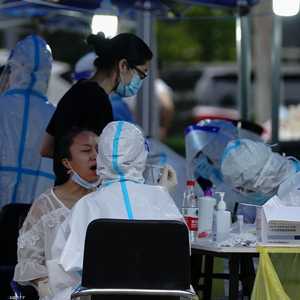 فحص كورونا في بكين