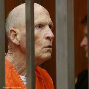 دي أنجلو يبلغ من العمر حاليا 74 عاما