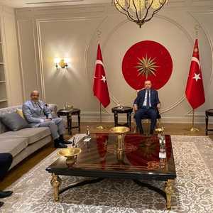 لقاء محافظ مصرف ليبيا المركزي الصديق الكبير بالرئيس التركي