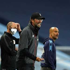 كلوب يصرخ على لاعبيه خلال المباراة أمام مانشستر سيتي