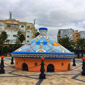 نصب الطاجين وسط مدينة آسفي، غربي المغرب