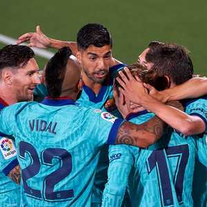 برشلونة اكتسح فياريال برباعية