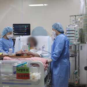 بعد زراعة رئتين.. مريضة تتعافى من كورونا