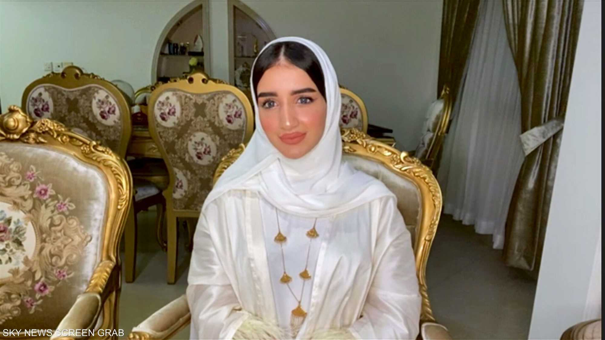 خولة المراغي.. مؤثرة بحرينية وصانعة محتوى في مجال الموضة