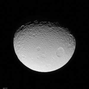 المادة الخضراء تم اكتشافها العام الماضي على سطح القمر.