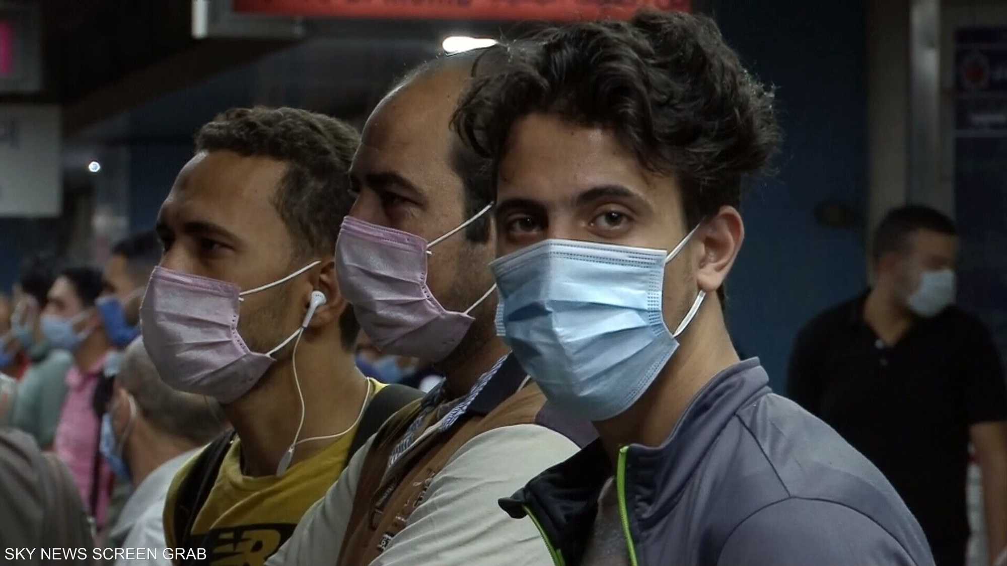 ارتداء الكمامة الطبية يقلل من خطر التعرض للعدوى