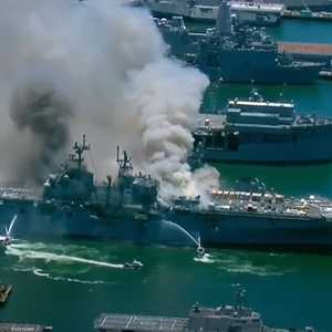 السفينة المشتعلة طوال ساعات