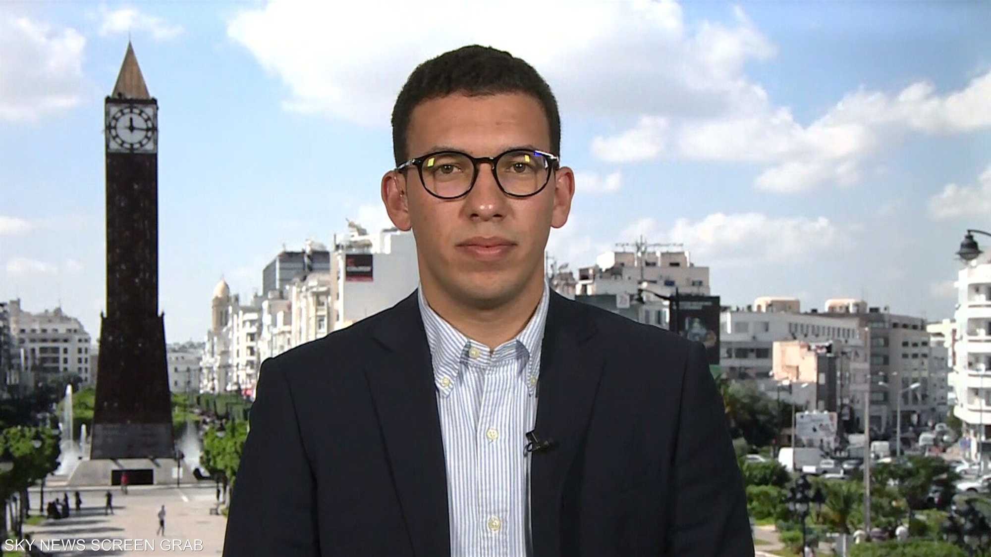 طالب تونسي يحل لغزا فيزيائيا حير العلماء 100 عام